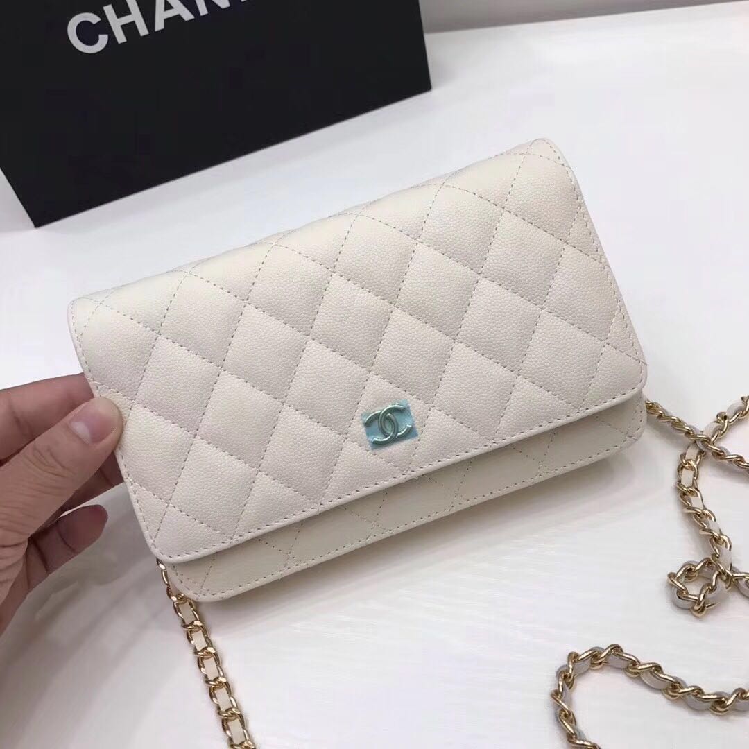 Chanel 經典魚子醬菱格款 空姐包 原單品質 內有多個卡槽 尺寸：19*4*12cm 